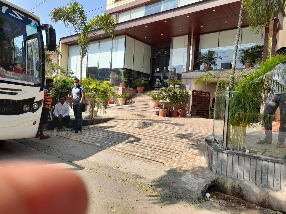 Hotel Radiance Courtyard Varanasi Exterior foto