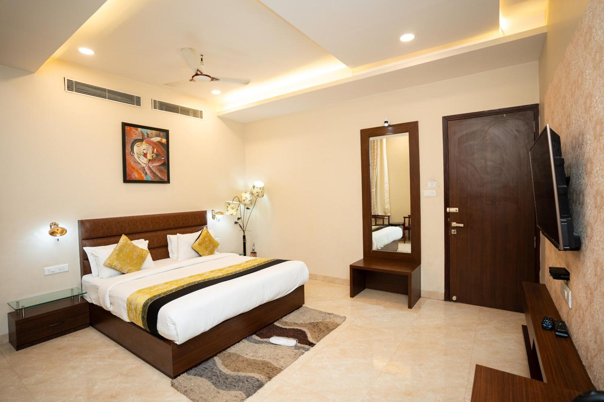 Hotel Radiance Courtyard Varanasi Exterior foto