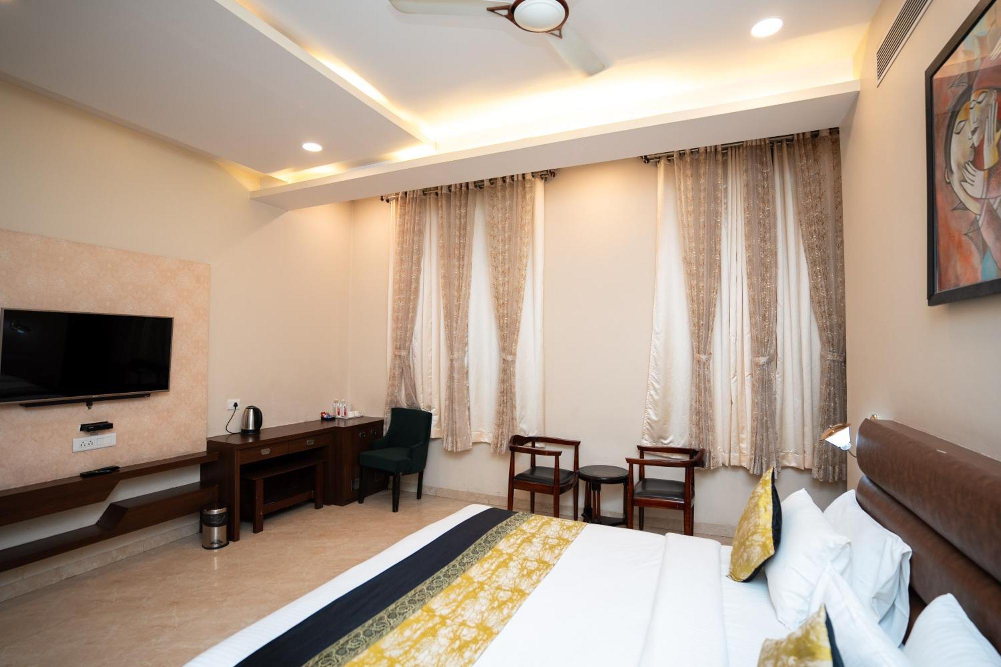 Hotel Radiance Courtyard Varanasi Exterior foto