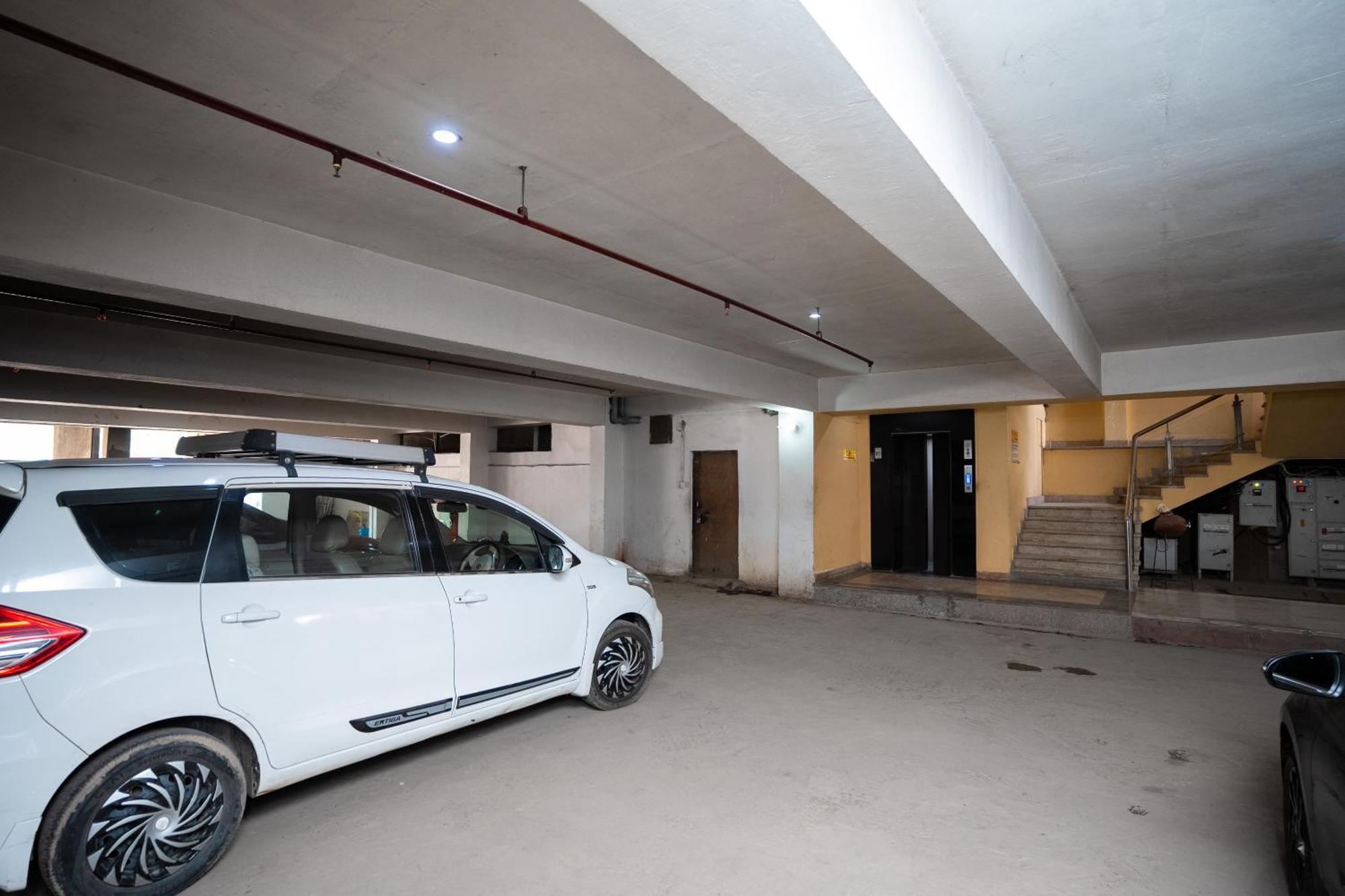 Hotel Radiance Courtyard Varanasi Exterior foto
